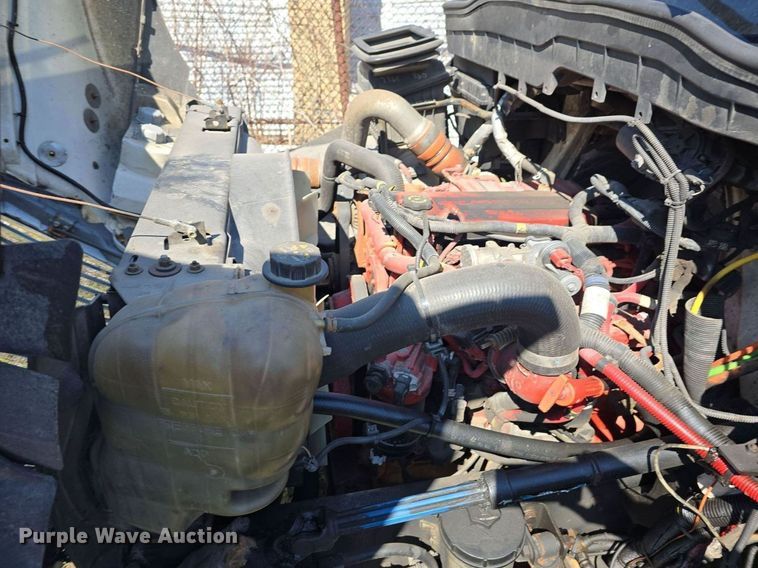 image for item ME9300 2018 International  4300 refrigerated truck