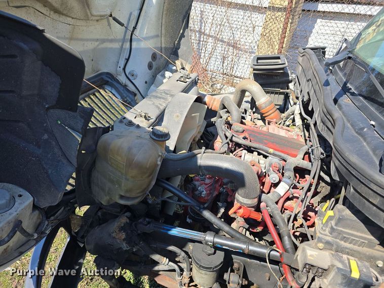 image for item ME9300 2018 International  4300 refrigerated truck