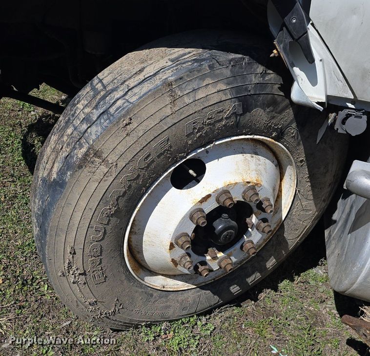 image for item ME9300 2018 International  4300 refrigerated truck