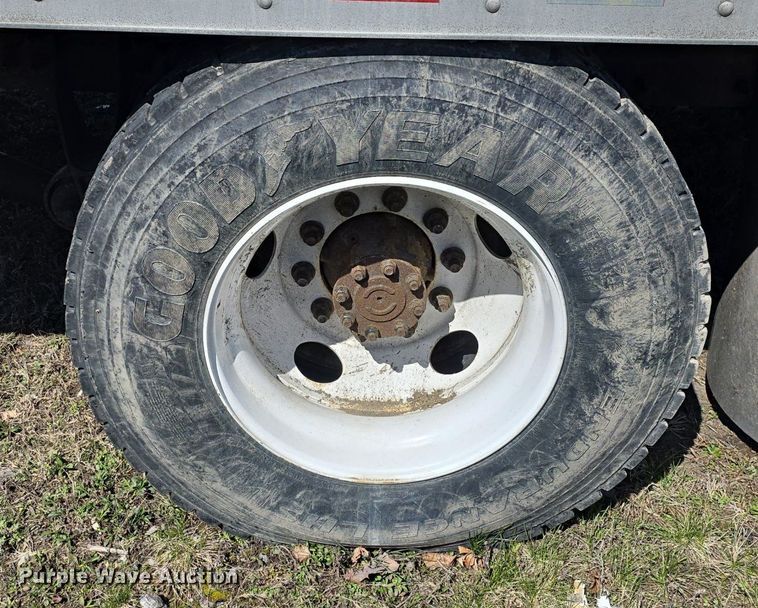 image for item ME9300 2018 International  4300 refrigerated truck