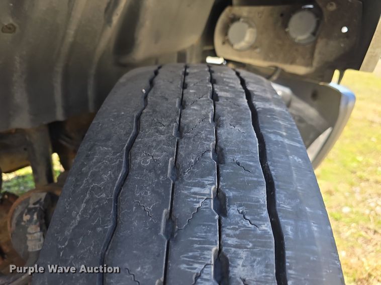 image for item ME9300 2018 International  4300 refrigerated truck