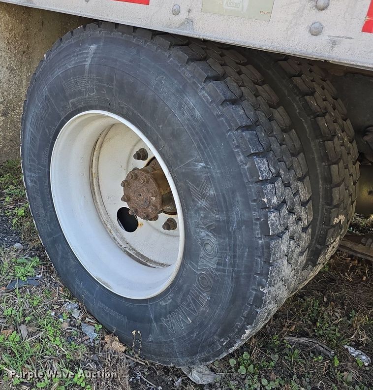 image for item ME9300 2018 International  4300 refrigerated truck