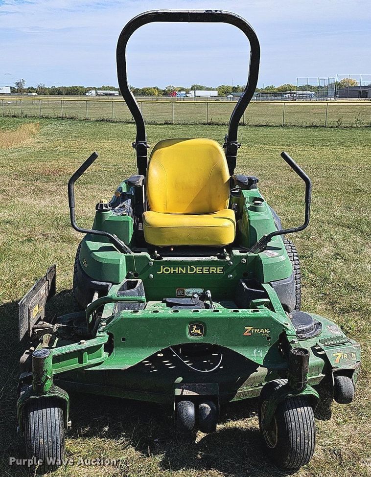 image for item MH9359 2009 John Deere Z925 ZTR lawn mower
