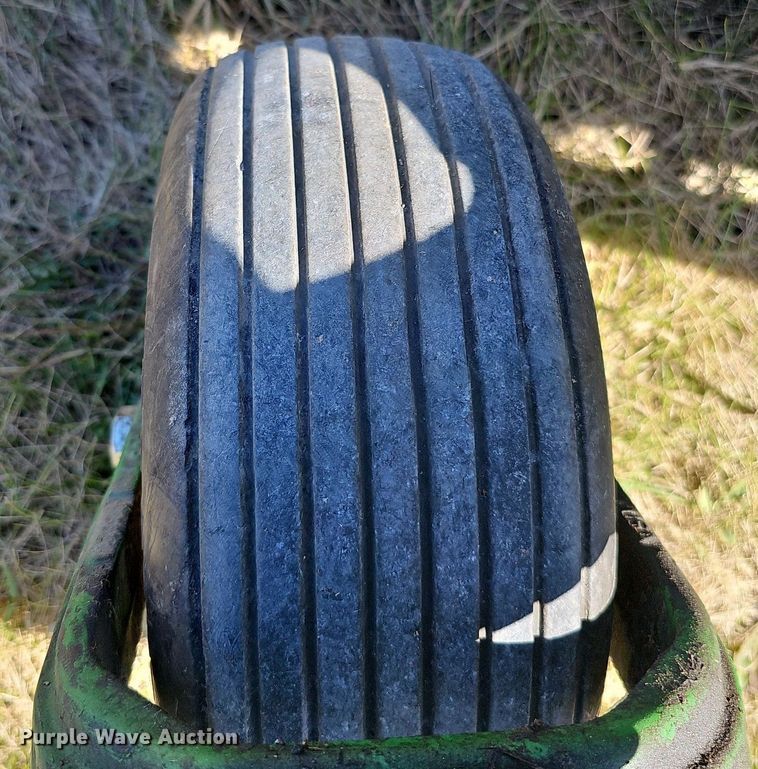 image for item MH9359 2009 John Deere Z925 ZTR lawn mower