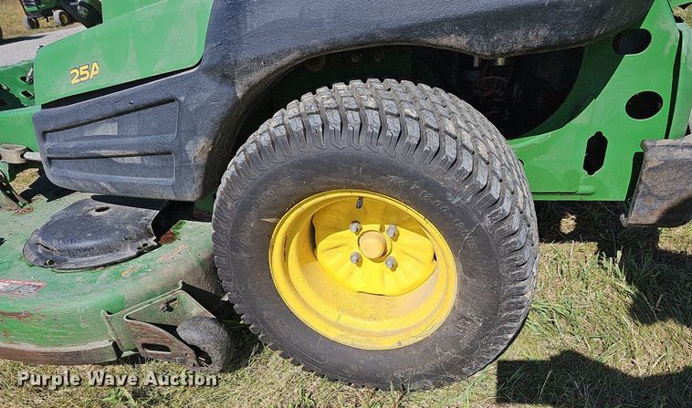 image for item MH9359 2009 John Deere Z925 ZTR lawn mower