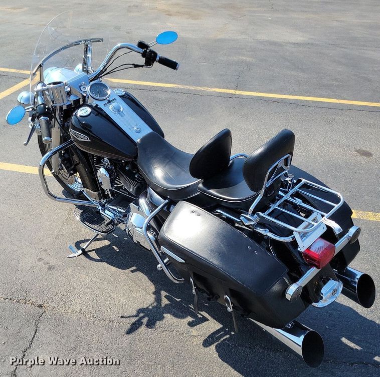 image for item MQ9702 2002 Harley Davidson  Road King motorcycle