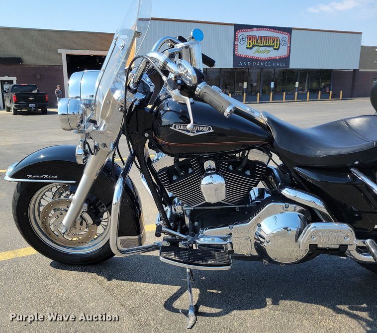 image for item MQ9702 2002 Harley Davidson  Road King motorcycle