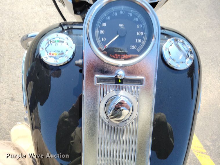 image for item MQ9702 2002 Harley Davidson  Road King motorcycle