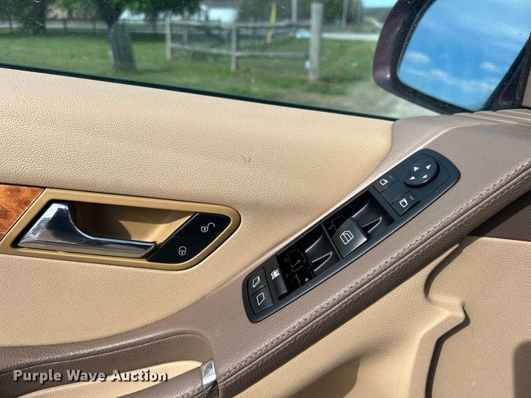 image for item NB9357 2008 Mercedes Benz  R350 