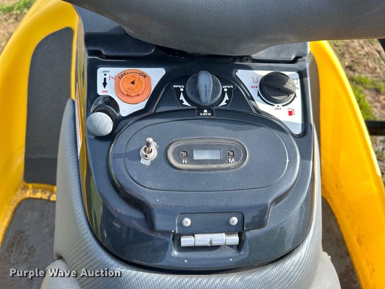 image for item NB9358 (2) 1998 Kawasaki 1100ZXi personal watercraft