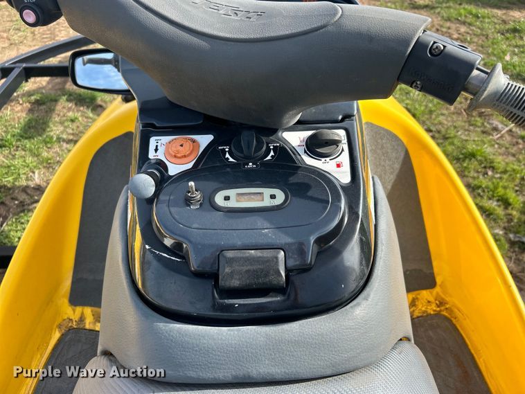 image for item NB9358 (2) 1998 Kawasaki 1100ZXi personal watercraft