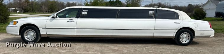 image for item NB9360 2001 Lincoln Krystal  limousine