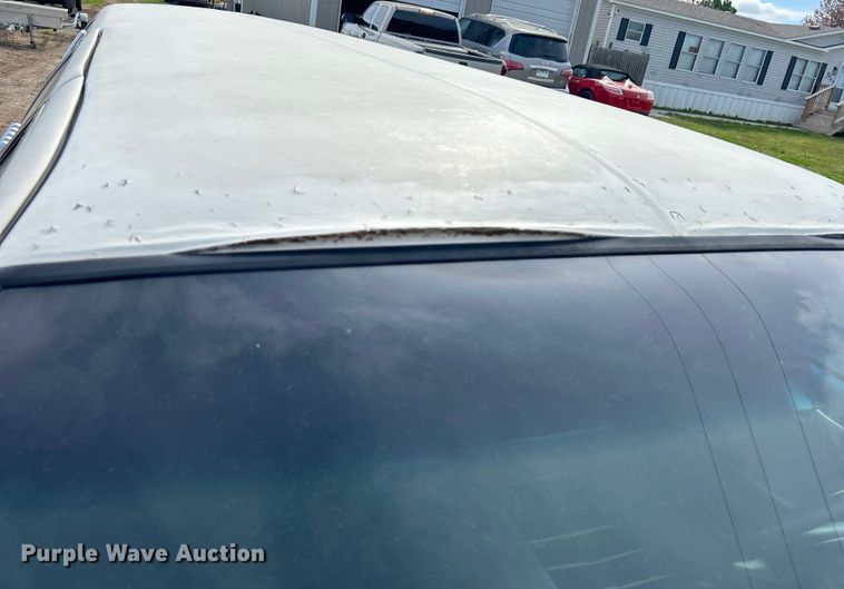 image for item NB9360 2001 Lincoln Krystal  limousine