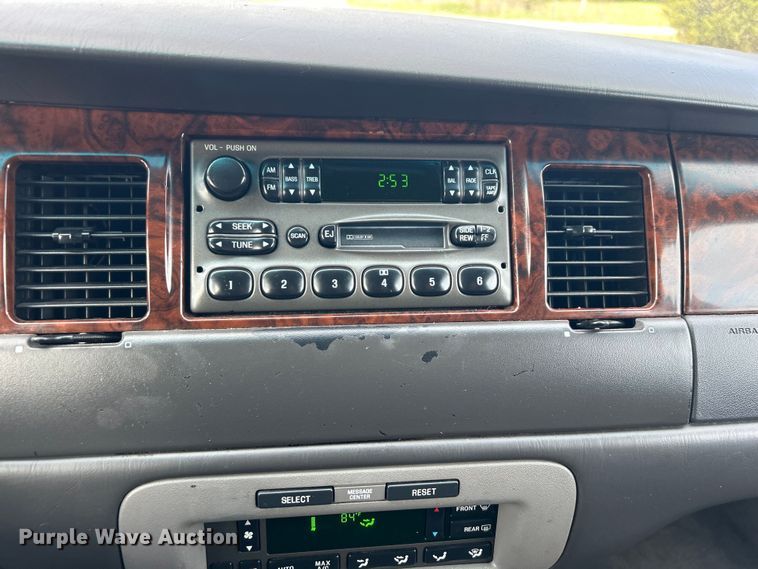 image for item NB9360 2001 Lincoln Krystal  limousine