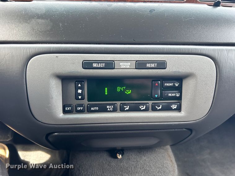 image for item NB9360 2001 Lincoln Krystal  limousine