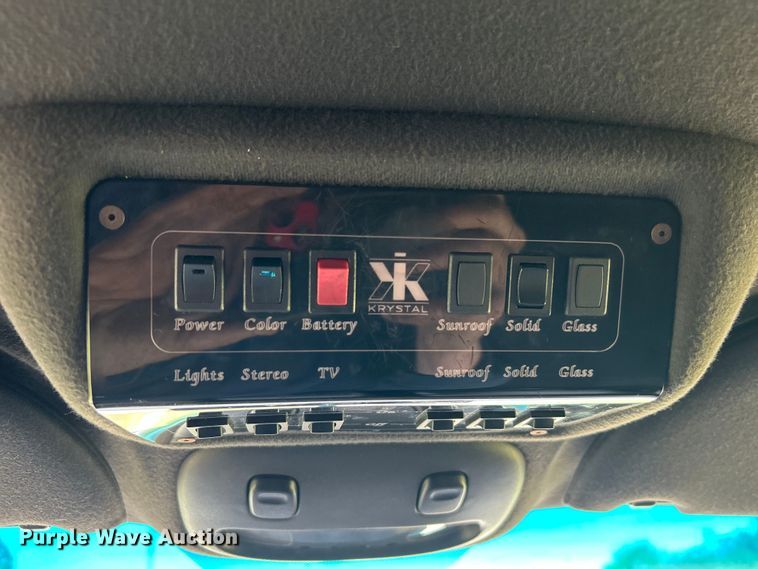 image for item NB9360 2001 Lincoln Krystal  limousine