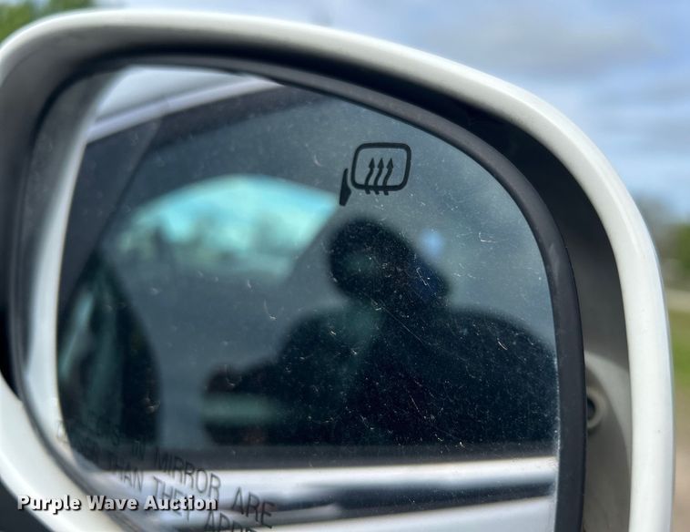 image for item NB9360 2001 Lincoln Krystal  limousine