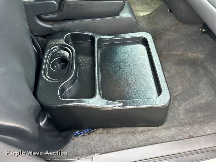 image for item NB9360 2001 Lincoln Krystal  limousine