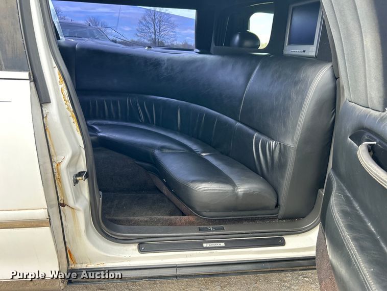 image for item NB9360 2001 Lincoln Krystal  limousine