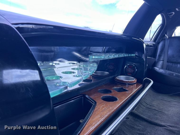 image for item NB9360 2001 Lincoln Krystal  limousine