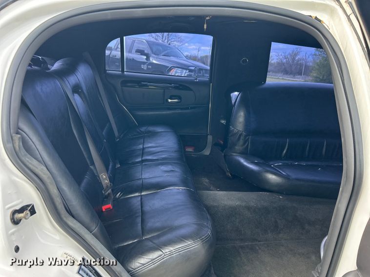 image for item NB9360 2001 Lincoln Krystal  limousine