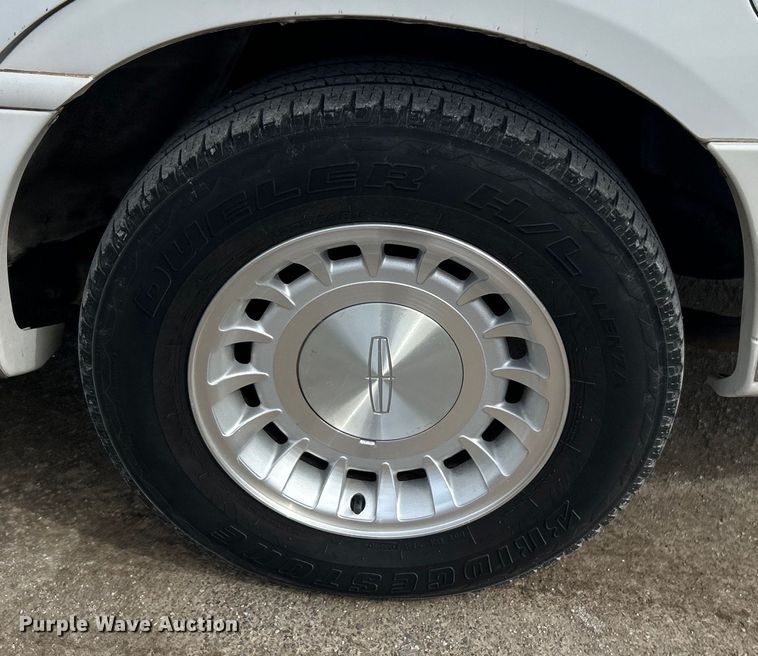 image for item NB9360 2001 Lincoln Krystal  limousine