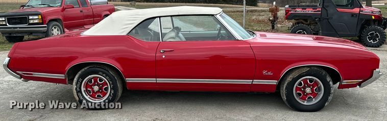 image for item ND9068 1971 Oldsmobile Cutlass convertible