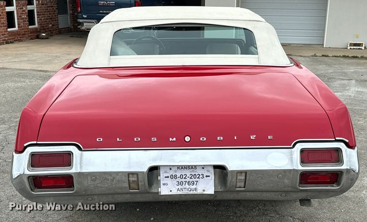 image for item ND9068 1971 Oldsmobile Cutlass convertible