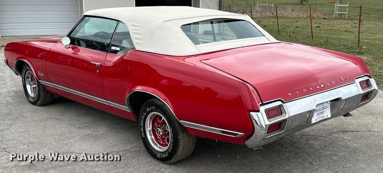 image for item ND9068 1971 Oldsmobile Cutlass convertible