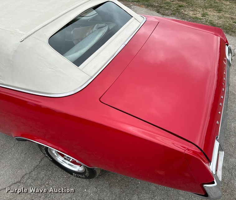 image for item ND9068 1971 Oldsmobile Cutlass convertible