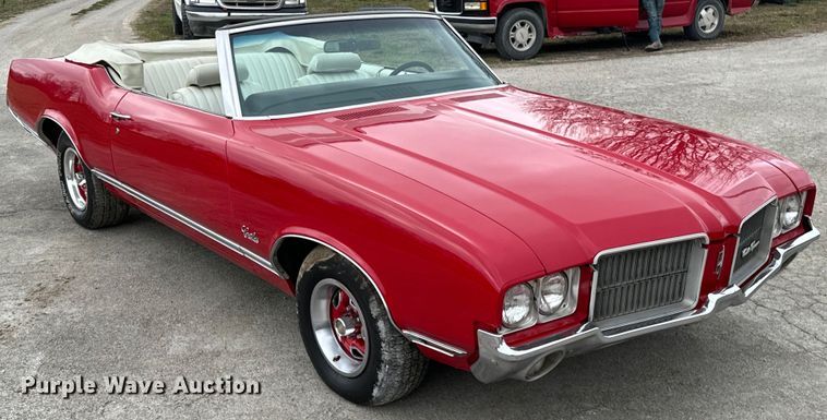 image for item ND9068 1971 Oldsmobile Cutlass convertible