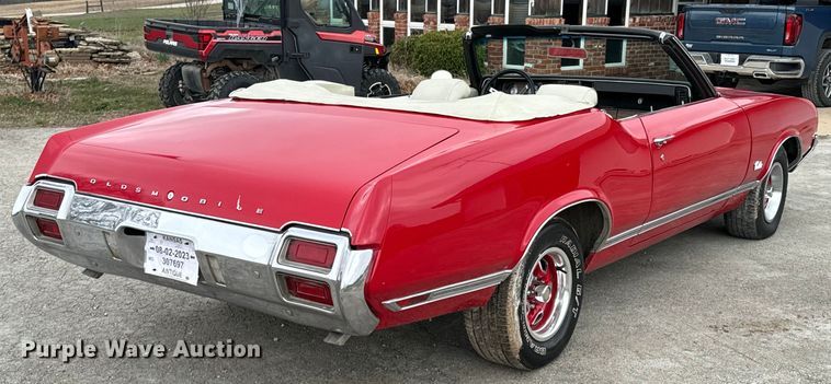 image for item ND9068 1971 Oldsmobile Cutlass convertible