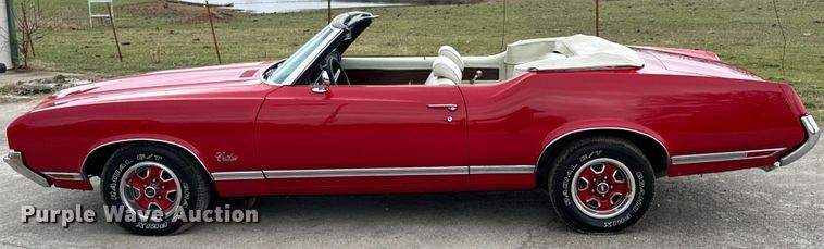 image for item ND9068 1971 Oldsmobile Cutlass convertible