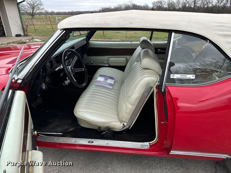 image for item ND9068 1971 Oldsmobile Cutlass convertible