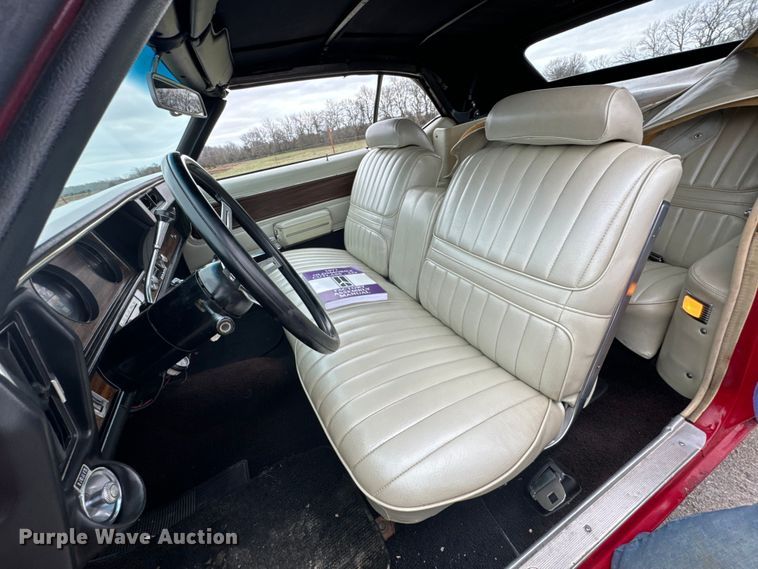 image for item ND9068 1971 Oldsmobile Cutlass convertible