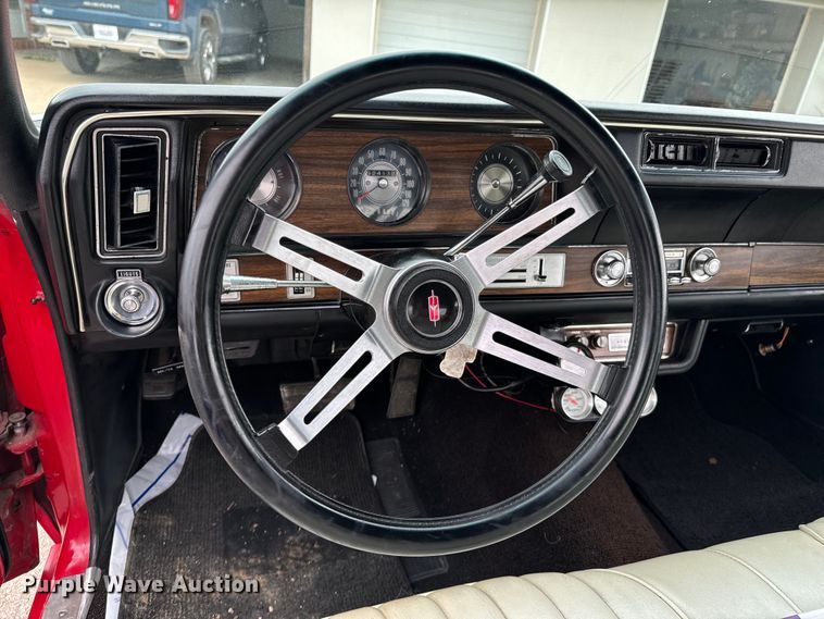 image for item ND9068 1971 Oldsmobile Cutlass convertible