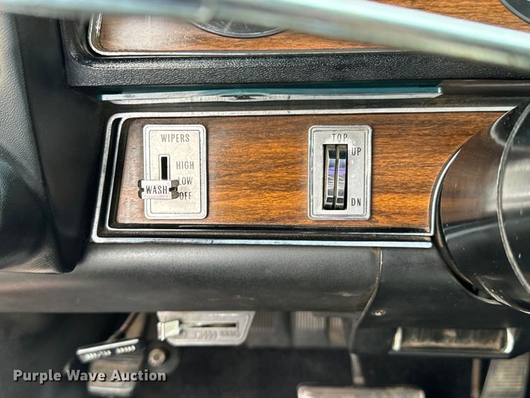 image for item ND9068 1971 Oldsmobile Cutlass convertible