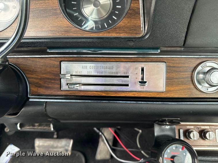 image for item ND9068 1971 Oldsmobile Cutlass convertible