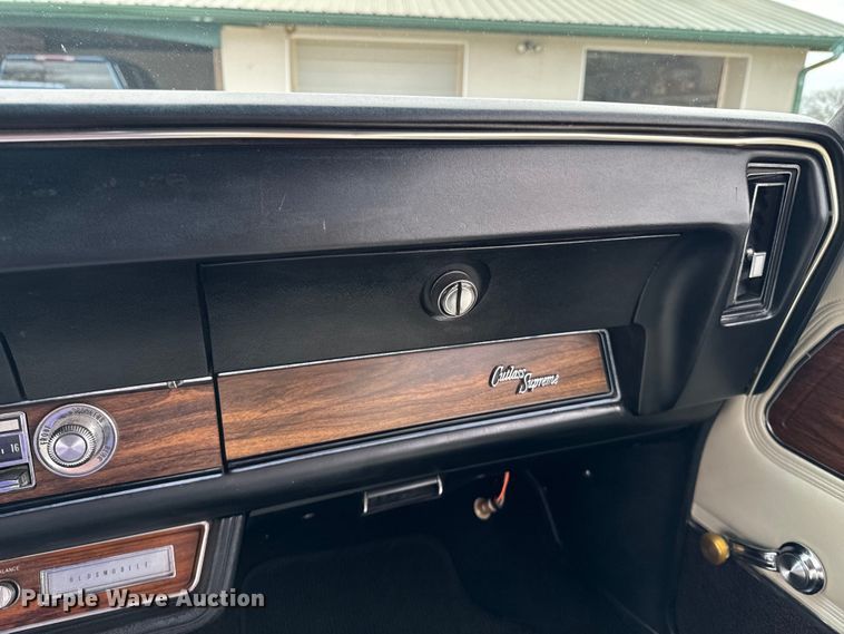 image for item ND9068 1971 Oldsmobile Cutlass convertible