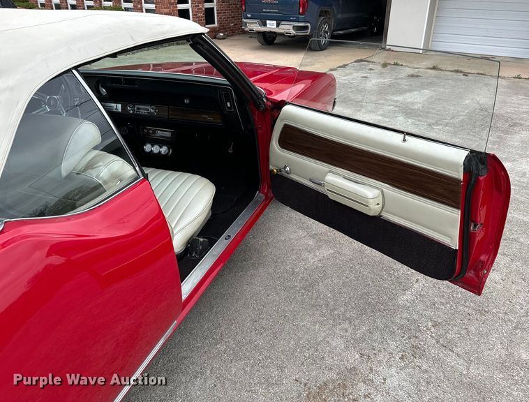 image for item ND9068 1971 Oldsmobile Cutlass convertible