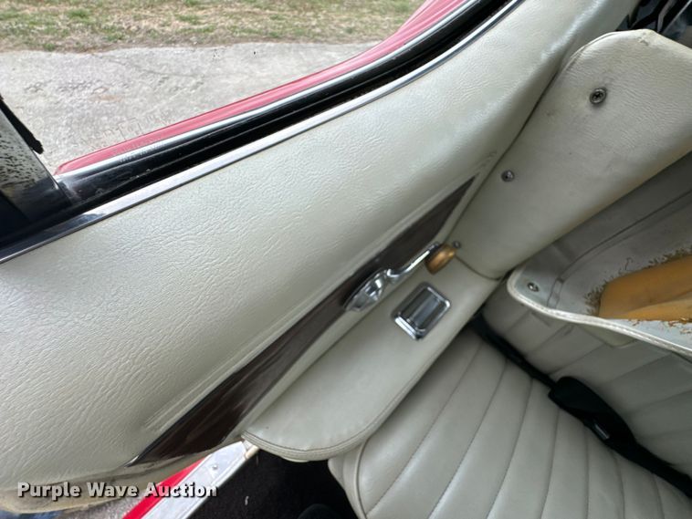 image for item ND9068 1971 Oldsmobile Cutlass convertible