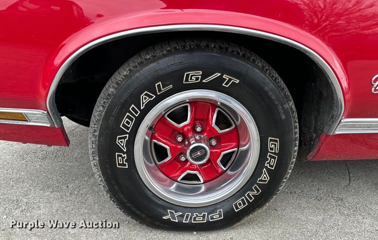 image for item ND9068 1971 Oldsmobile Cutlass convertible