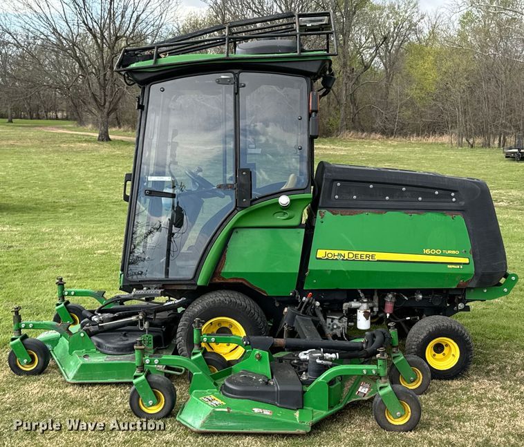 image for item ND9096 John Deere 1600 Turbo lawn mower