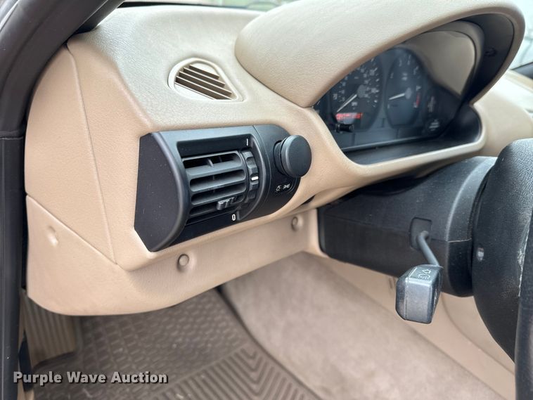 image for item ND9125 2000 BMW Z3 convertible