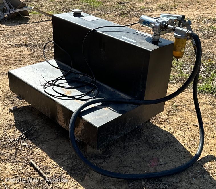 image for item ND9135 2021 DeeZee transfer tank