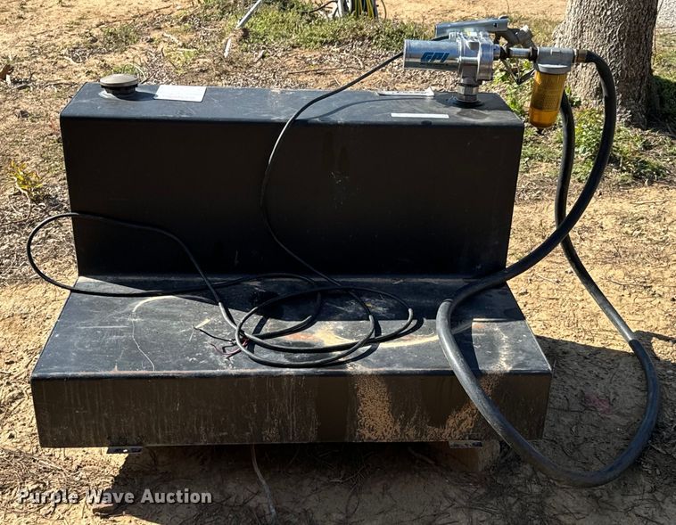 image for item ND9135 2021 DeeZee transfer tank