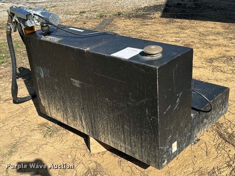 image for item ND9135 2021 DeeZee transfer tank