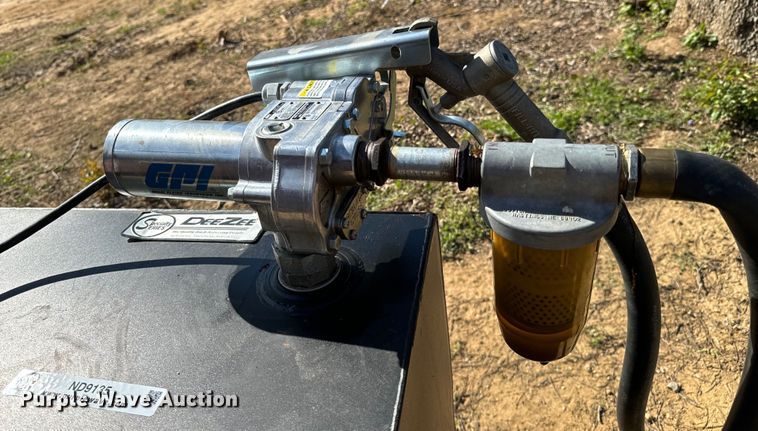 image for item ND9135 2021 DeeZee transfer tank