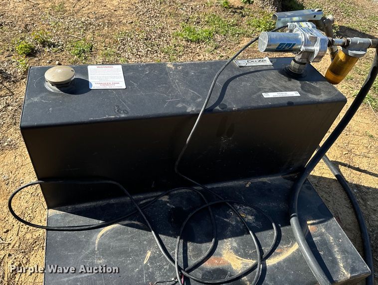 image for item ND9135 2021 DeeZee transfer tank