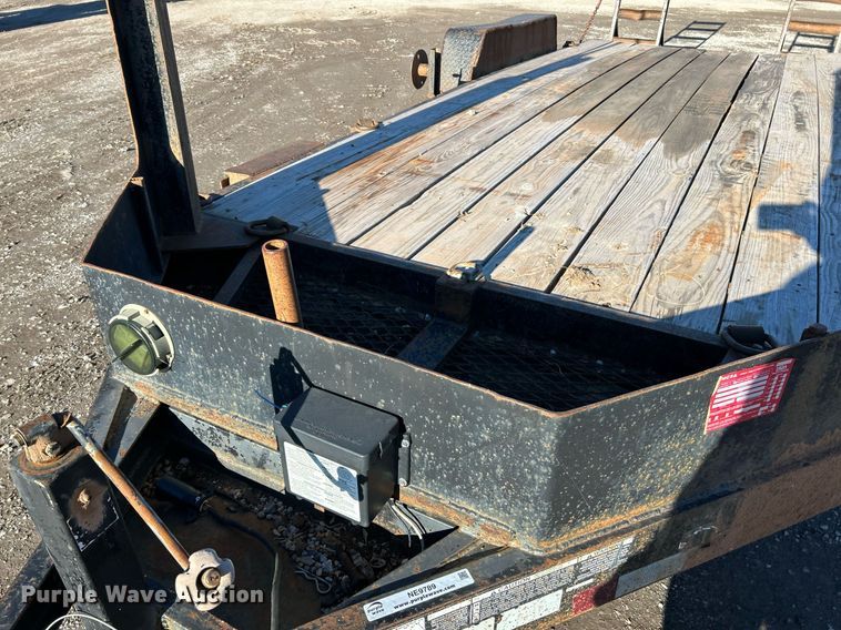 image for item NE9789 2013 Hooper 7X18'BC5 equipment trailer
